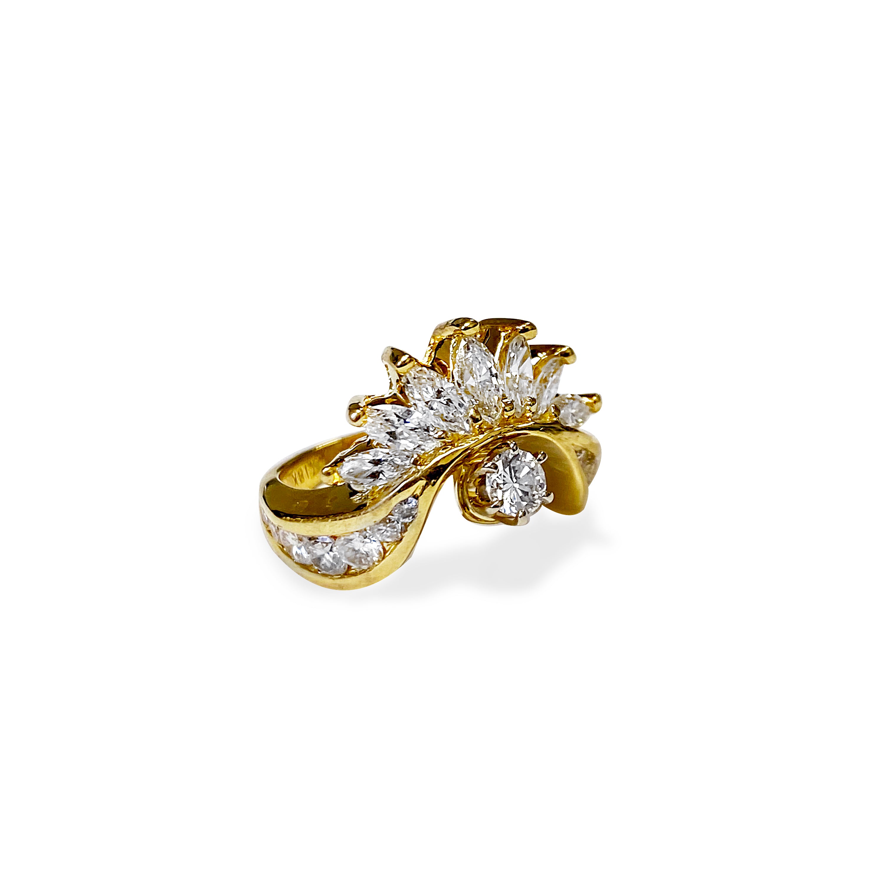Marquise Curved Crown with Center Round Brilliant Ring